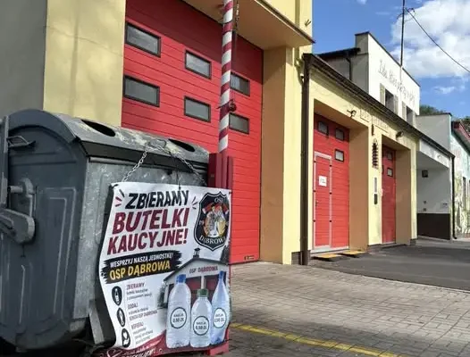OSP Dąbrowa zbiera butelki kaucyjne – wspomóż strażaków