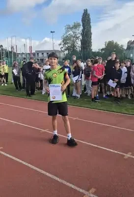 Sukces sztafet z Namysłowa – drugie miejsce chłopców w Powiatowym Festiwalu Sztafet