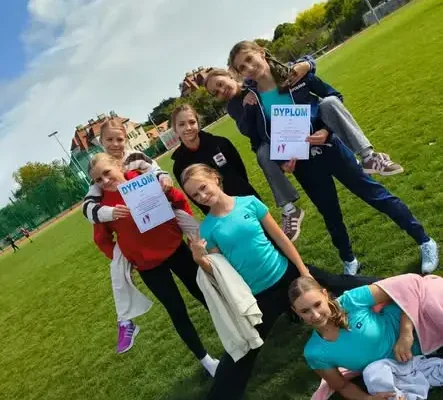Sukces uczniów z Namysłowa w Powiatowych Mistrzostwach w Sztafecie Szwedzkiej