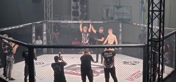 Dominik Kruszelnicki z ZSR Namysłów wygrywa debiut w Genesis Fight