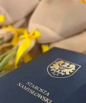 Powiat Namysłowski uczcił Święto Edukacji Narodowej. Nagrody Starosty dla nauczycieli