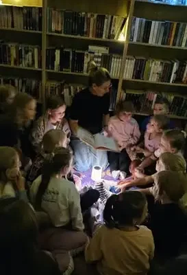 Noc Bibliotek w Wilkowie: magia, zapachy i gofry