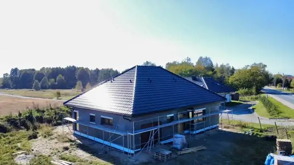 Tydzień na budowie: od fundamentów po dach – podsumowanie postępów
