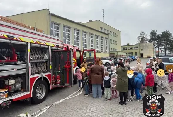 Strażacy ochotnicy z Domaszowic uczyli przedszkolaków bezpieczeństwa