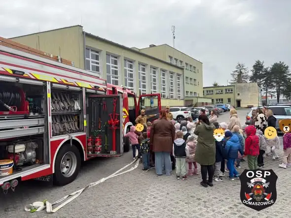 Strażacy ochotnicy z Domaszowic uczyli przedszkolaków bezpieczeństwa